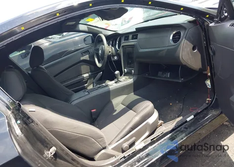 2011 Ford Mustang V6 z USA, uszkodzony, nr VIN 1ZVBP8AM5B5143338